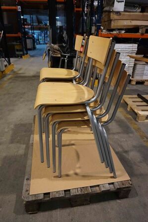 8 stk Stabelbare stole 