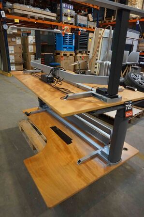 2 stk Elektriske hævesænkeborde  