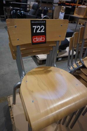 8 stk Stabelbare stole 