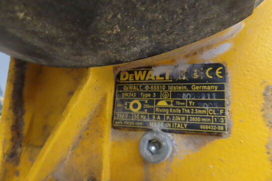 Kap- & geringssav DEWALT DW743