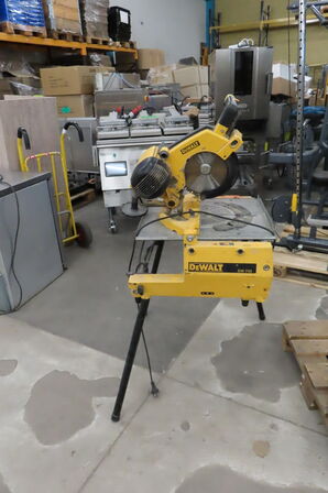 Kap- & geringssav DEWALT DW743