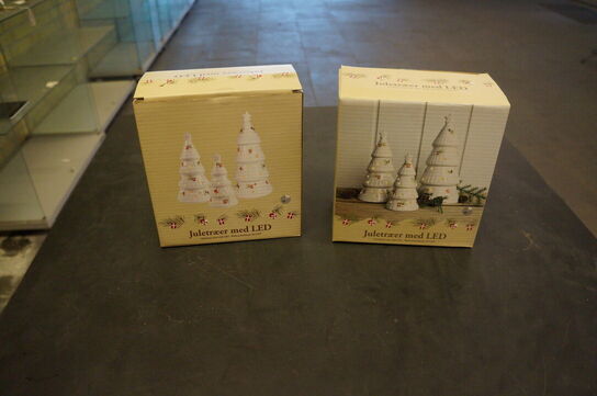 4 stk. Juletræer med LED 
