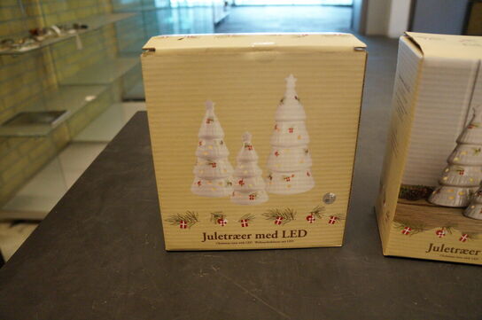 4 stk. Juletræer med LED 