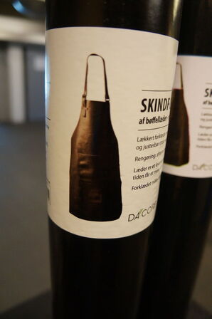 2 stk. Skinforklæder DACORE