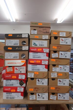 16 par sko størrelse 24