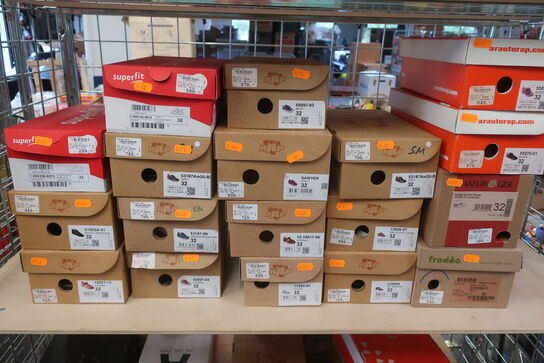 18 par sko størrelse 32