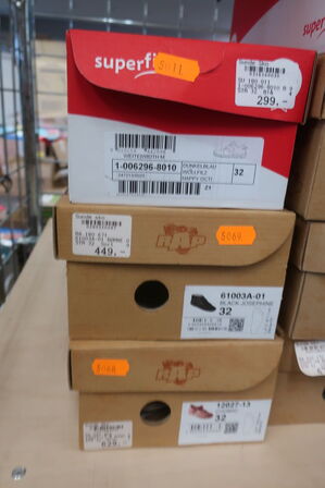 18 par sko størrelse 32