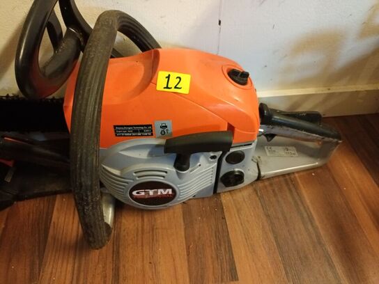 4 stk. Kædesave og 1 stk. kasse GTM