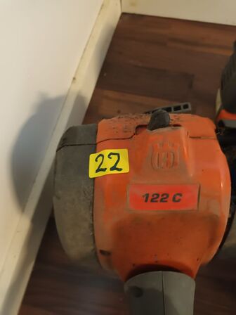 Buskrydder og 2 stk. trimmere HUSQVARNA