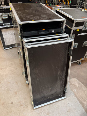 Broadcast system NewTek TRICASTER XD860/TCXD860/TCXD8000 m.v.