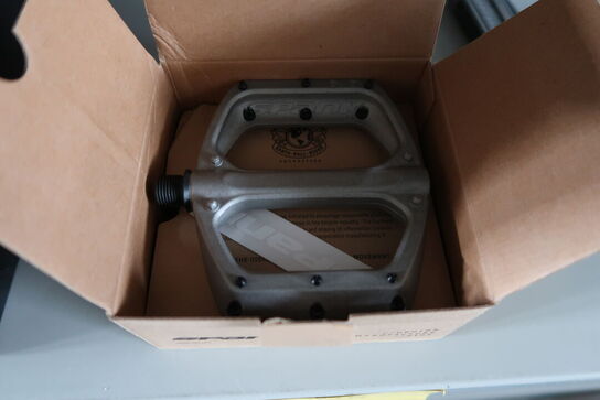 Pedalsæt SPANK Spoon Raw silver