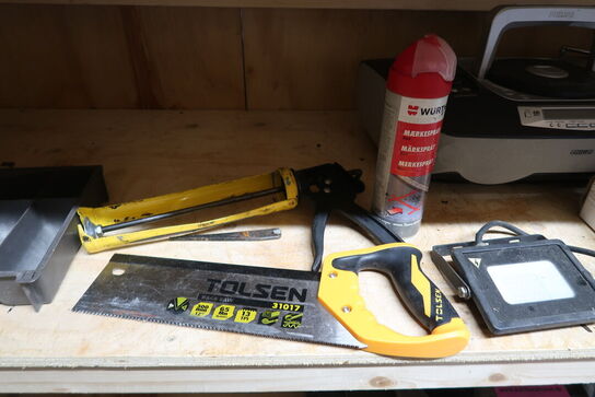 Tøm 3 hylder for indhold 