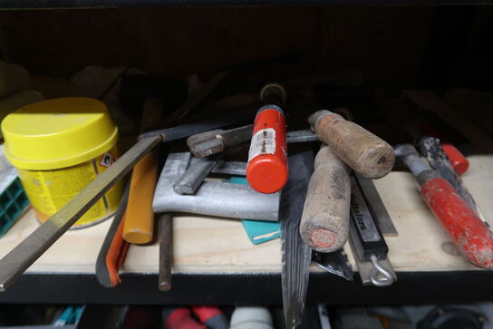 Tøm indhold på reolen