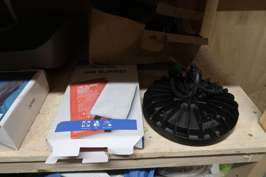 Tøm 3 hylder for indhold 