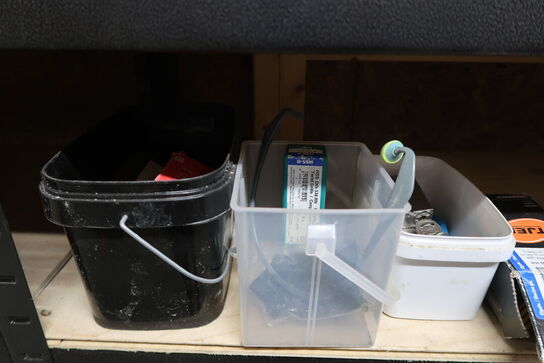 Tøm indhold på reolen