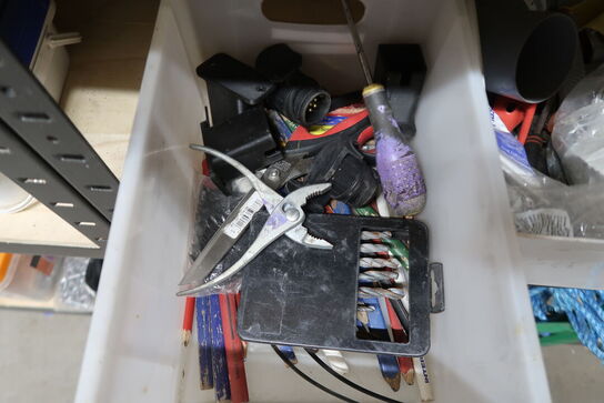 Tøm indhold på reolen