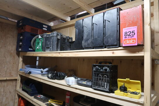 Tøm 3 hylder for indhold 