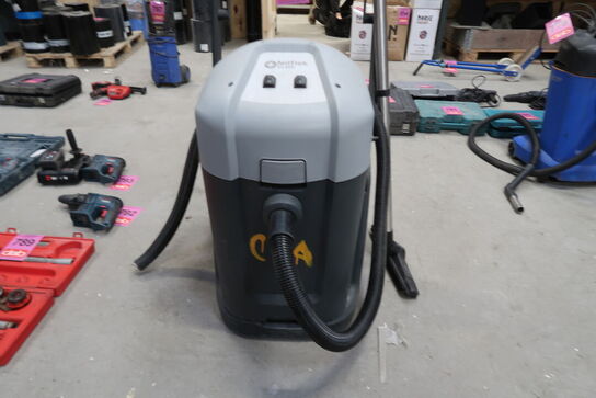 Nilfisk VL500-75B Våd-/tørsuger