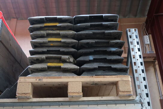 Ca. 48 stk. Afspærringscylinder med fødder