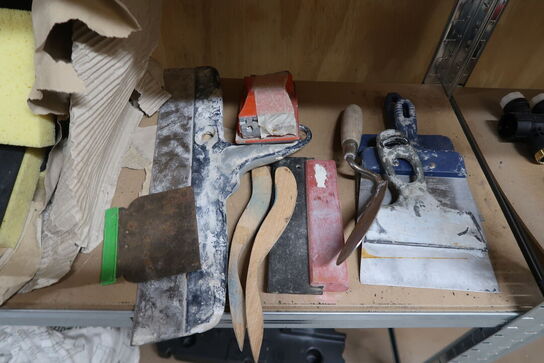 Tøm indhold på reolen