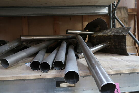 Stort parti Tagbrønde m.m. 