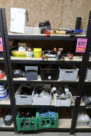 Tøm indhold på reolen