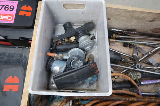 Palle med diverse brændere, ruller, slanger m.m. 