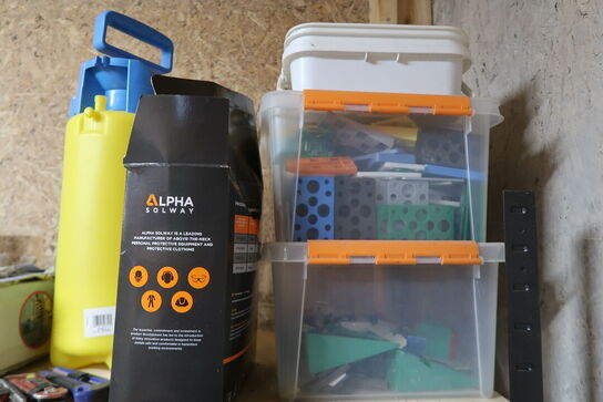 Tøm indhold på reolen