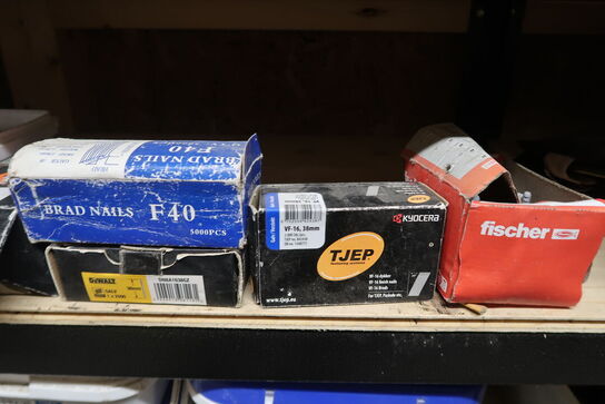 Tøm indhold på reolen