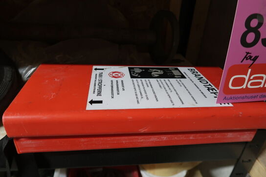 Tøm indhold på reolen