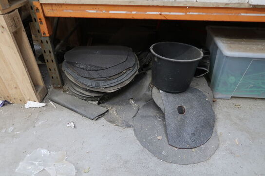 Tøm pallereol for indhold 