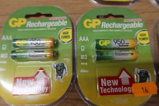 Div. Genopladelige batterier og 2 stk. stik omformere til EU