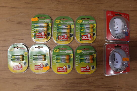 Div. Genopladelige batterier og 2 stk. stik omformere til EU