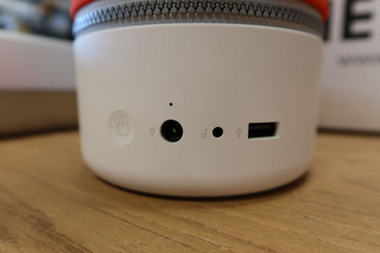 2 stk. Bluetooth højtalere LIBRATONE Zipp med 1 stk. lader