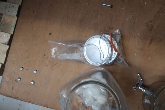 Møbelbund samt karafler