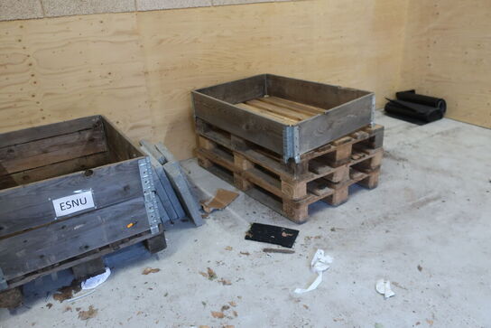 Div. paller, afspærringsstolper, pallebur m.m.