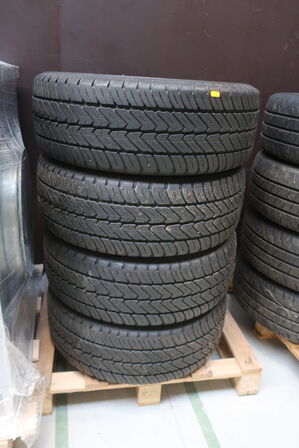4 stk. fælge med dæk DUNLOP ECONODRIVE 225/55R17C
