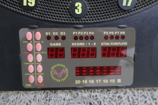 Elektronisk dartskive med dartpile