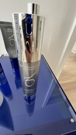Div. Hudpleje + 2 Stk. Glasbakke ZO SKIN HEALTH