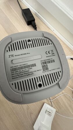 5G Router ZTE + Wi-Fi Range Extender TP Link  