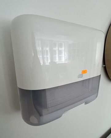 Papirhåndklædedispenser TORK + Affaldsspand VIPP