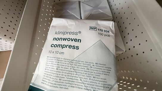 Medicinsk udstyr , Nitrilhandsker, Sprøjter u. kanyler m.m.