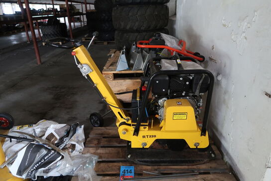 Pladevibrator, Barnards RT220 349 cc