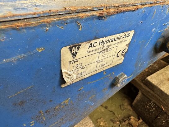 Donkraft, AC 10T