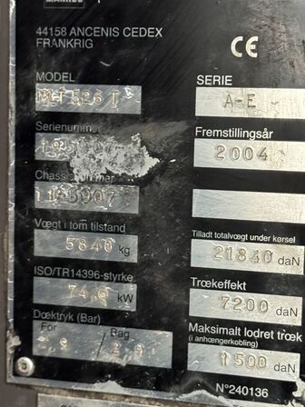 Teleskoplæsser, Manitou MLT 526