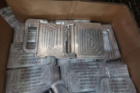 2 kasser med rammer, trykværktøj og magnetpapir 