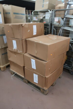 7 kasser med paprør