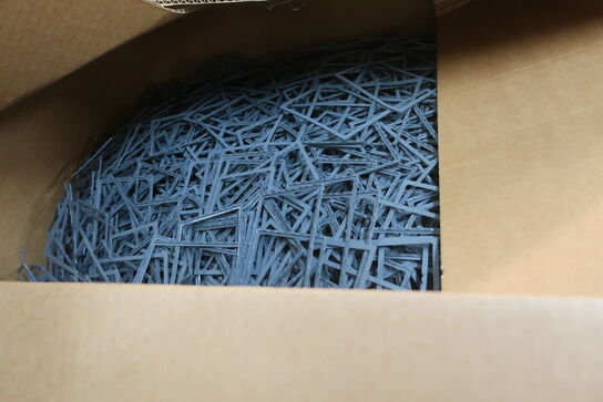 2 kasser med rammer, trykværktøj og magnetpapir 