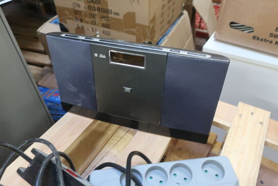 Skærm, tastatur, radio m.m.