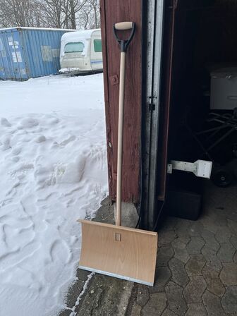 10 stk. sneskovle (usamlet og ubrugt)